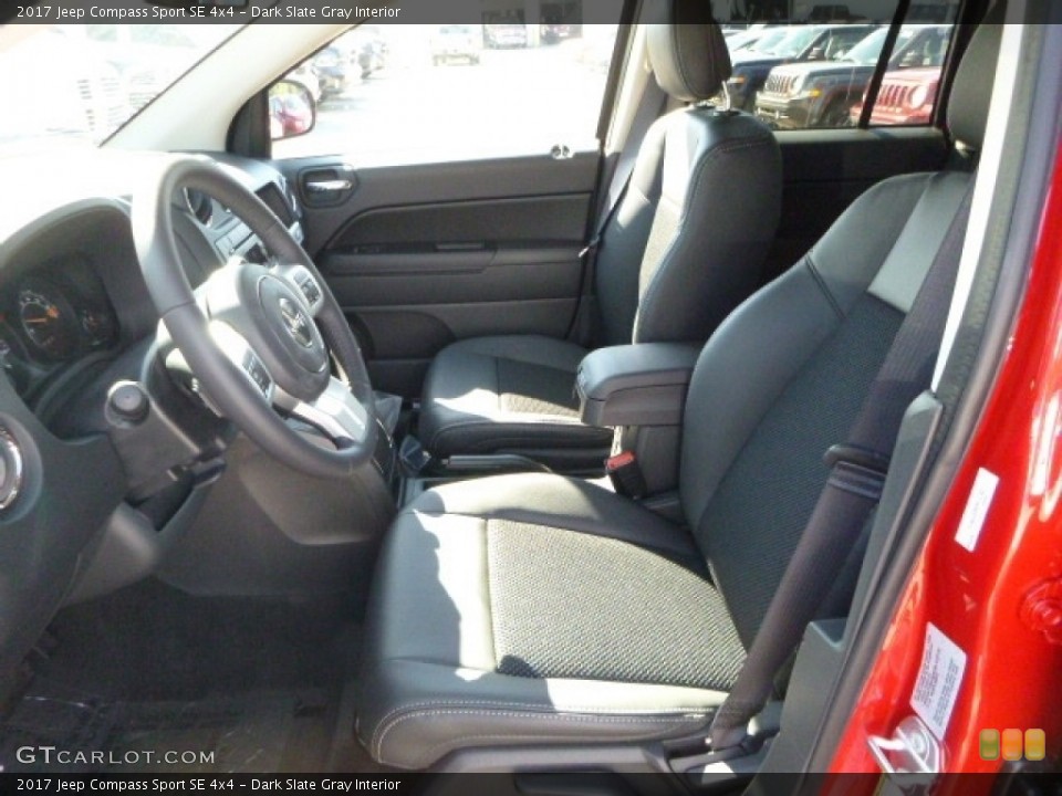 Dark Slate Gray Interior Photo for the 2017 Jeep Compass Sport SE 4x4 #115913846