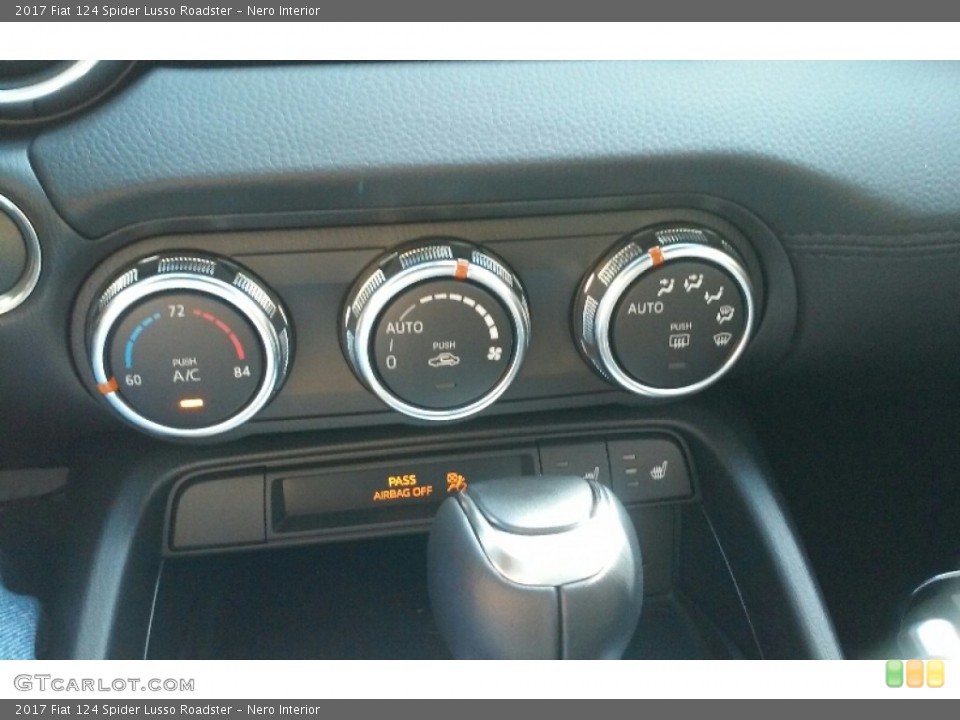 Nero Interior Controls for the 2017 Fiat 124 Spider Lusso Roadster #115914068