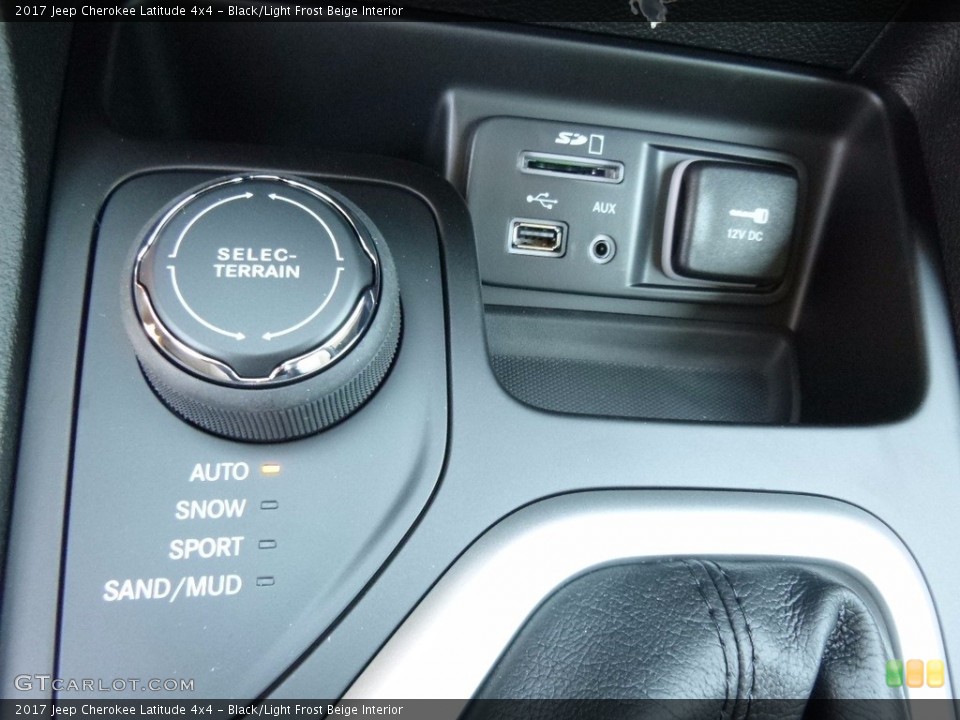 Black/Light Frost Beige Interior Controls for the 2017 Jeep Cherokee Latitude 4x4 #115942374