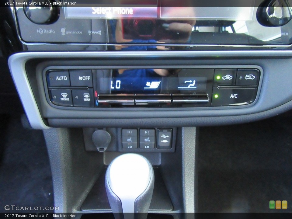 Black Interior Controls for the 2017 Toyota Corolla XLE #115988618