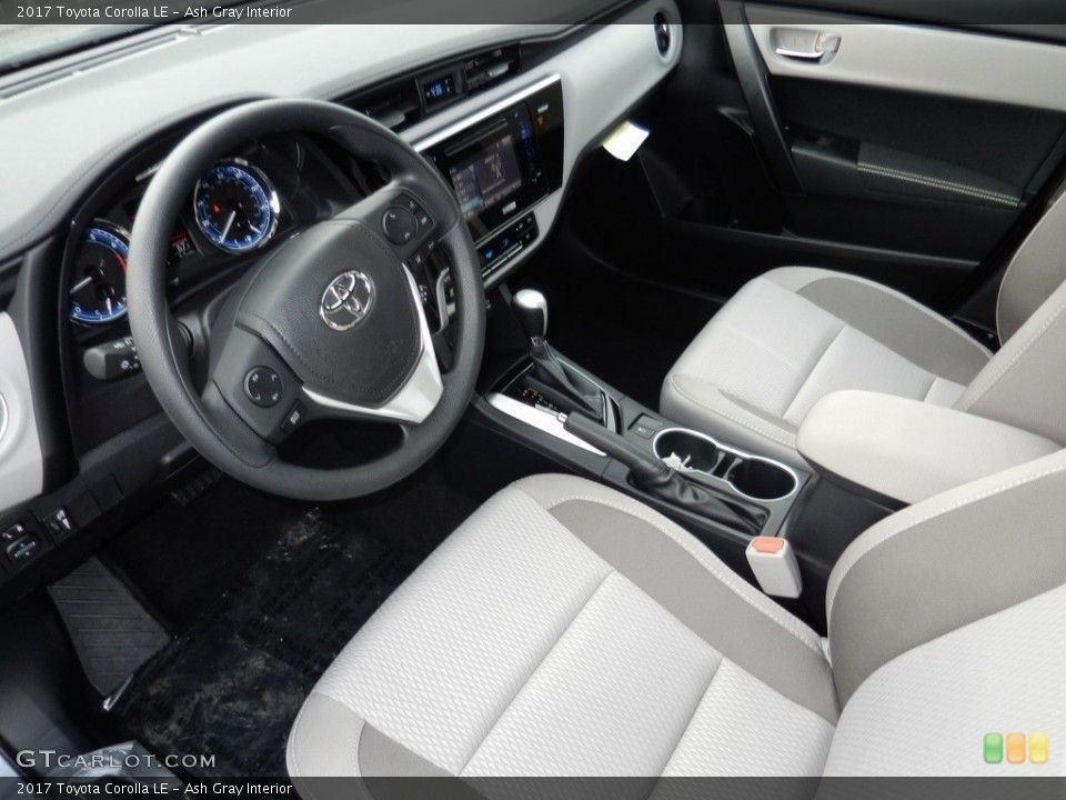Ash Gray Interior Photo for the 2017 Toyota Corolla LE #115989773
