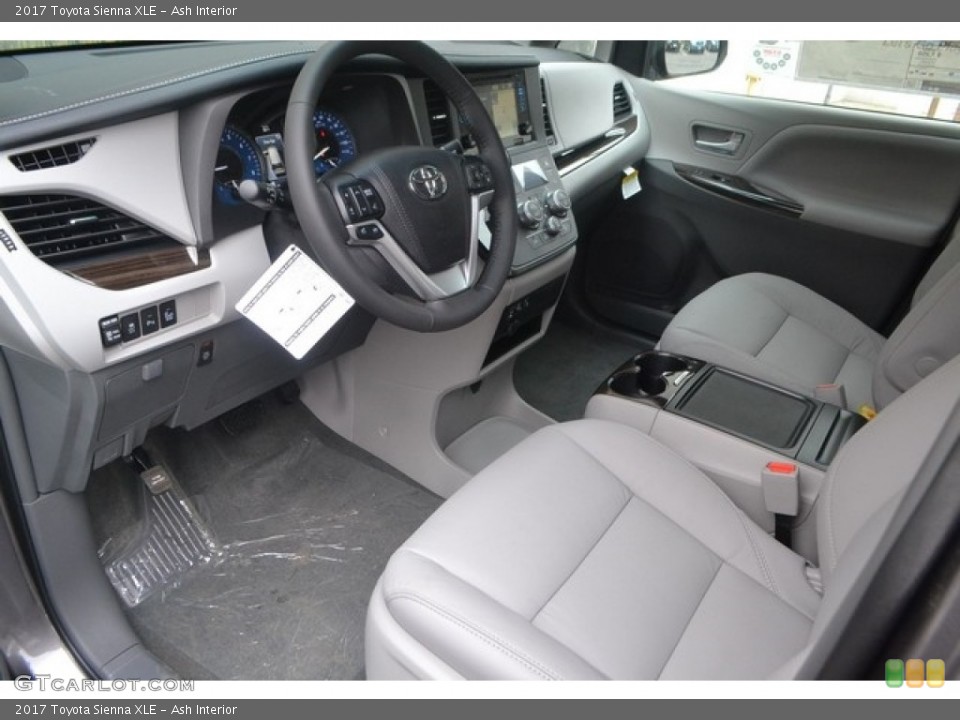 Ash Interior Photo for the 2017 Toyota Sienna XLE #116000616