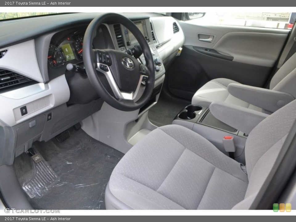Ash Interior Photo for the 2017 Toyota Sienna LE #116000829