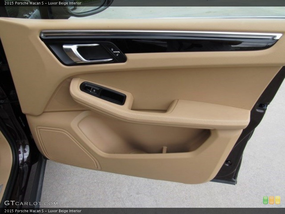 Luxor Beige Interior Door Panel for the 2015 Porsche Macan S #116002674