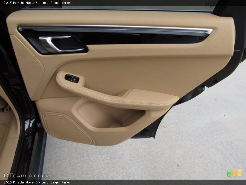 Luxor Beige Interior Door Panel for the 2015 Porsche Macan S #116002698