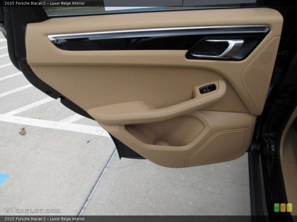 Luxor Beige Interior Door Panel for the 2015 Porsche Macan S #116002713