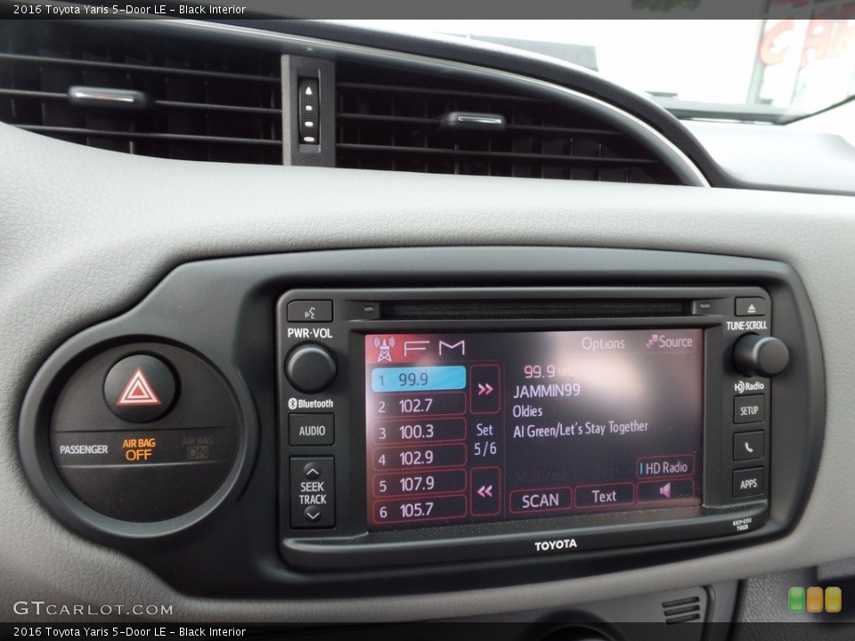 Black Interior Controls for the 2016 Toyota Yaris 5-Door LE #116015508