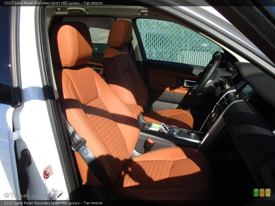 Tan Interior Photo for the 2017 Land Rover Discovery Sport HSE Luxury #116024901