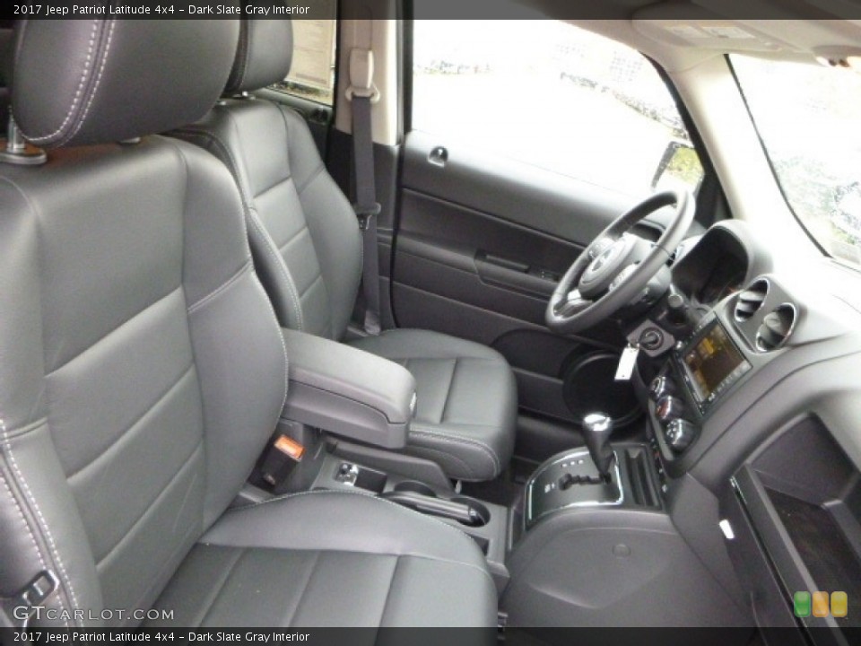 Dark Slate Gray Interior Photo for the 2017 Jeep Patriot Latitude 4x4 #116079848