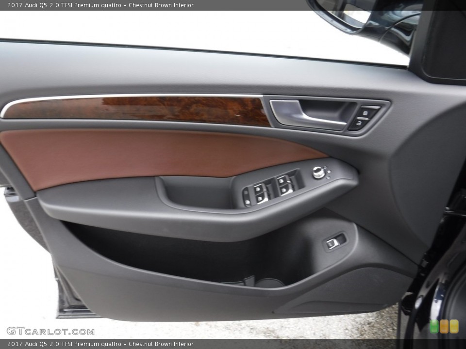 Chestnut Brown Interior Door Panel for the 2017 Audi Q5 2.0 TFSI Premium quattro #116101758