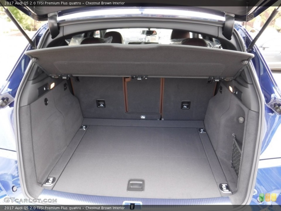 Chestnut Brown Interior Trunk for the 2017 Audi Q5 2.0 TFSI Premium Plus quattro #116104071