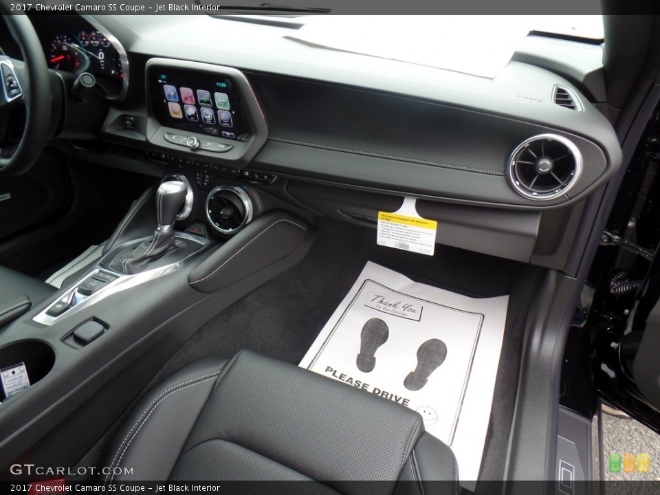 Jet Black Interior Dashboard for the 2017 Chevrolet Camaro SS Coupe #116132698