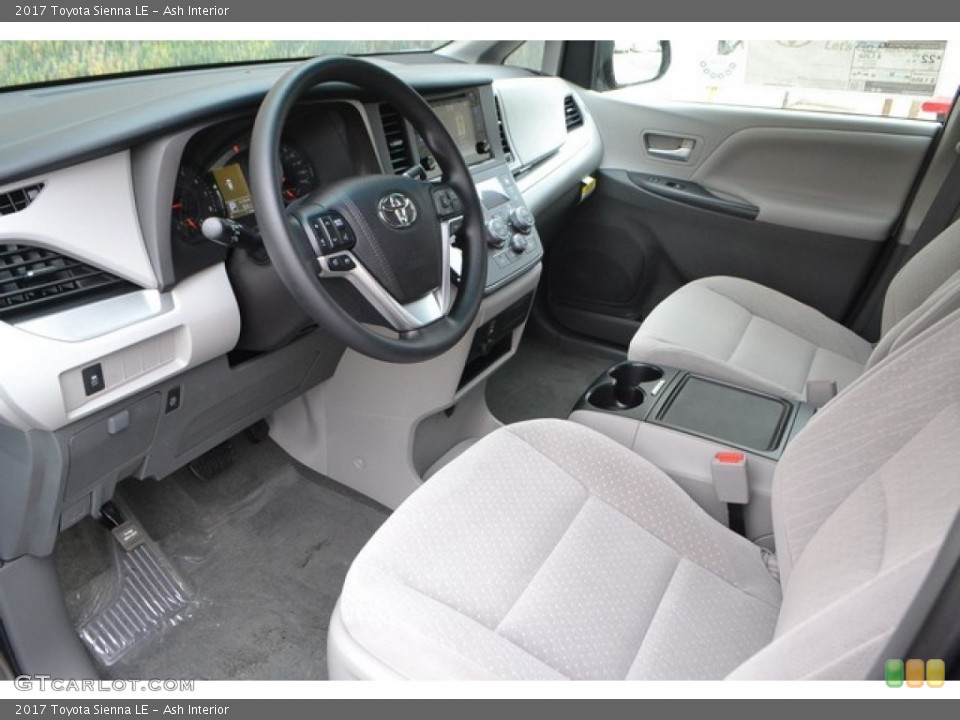 Ash Interior Photo for the 2017 Toyota Sienna LE #116136094