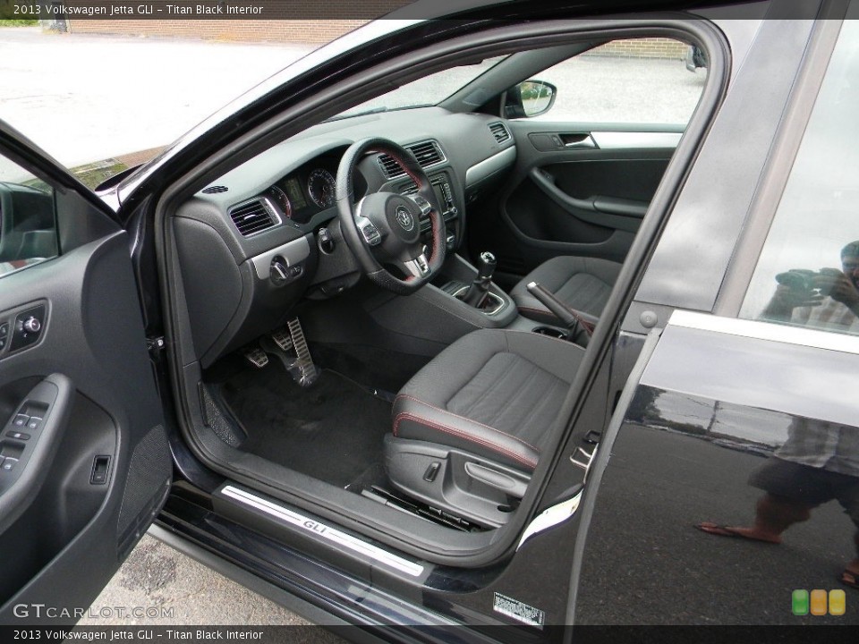Titan Black Interior Photo for the 2013 Volkswagen Jetta GLI #116181857