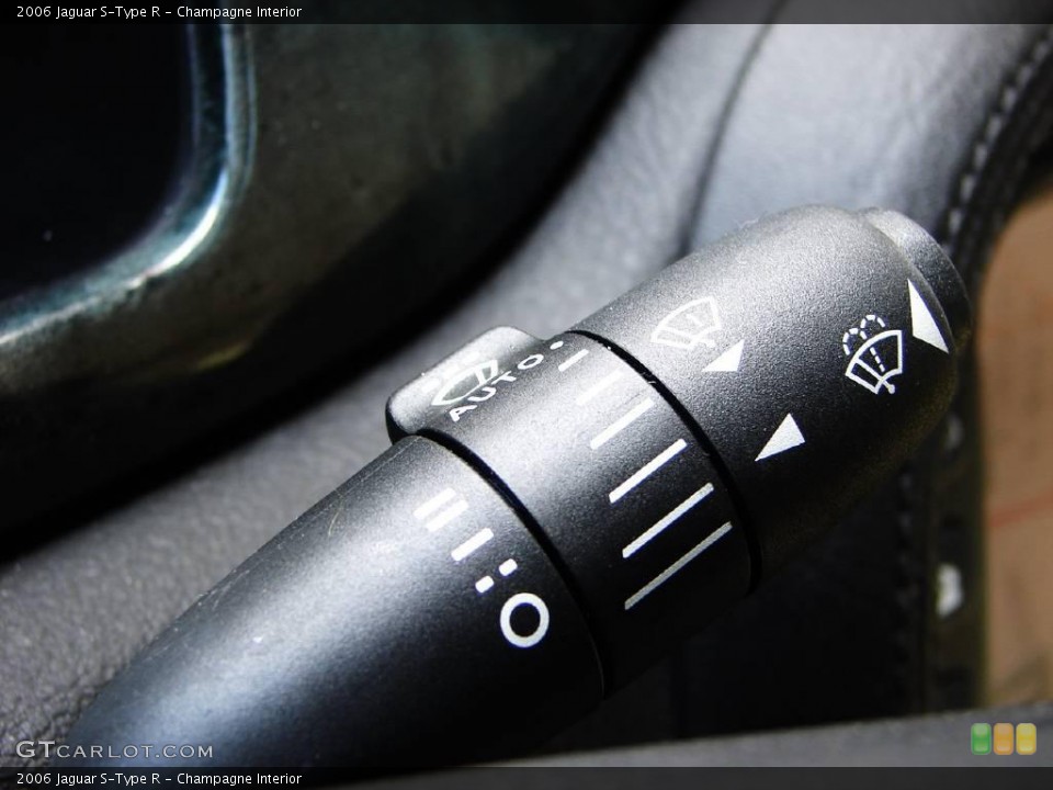 Champagne Interior Controls for the 2006 Jaguar S-Type R #11624058