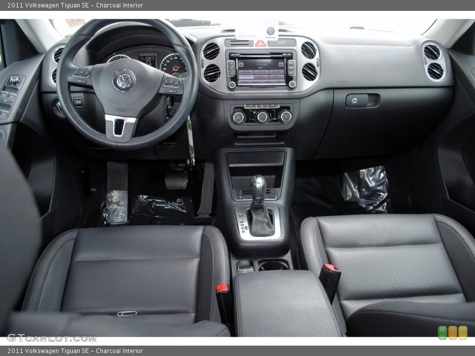 Charcoal Interior Photo for the 2011 Volkswagen Tiguan SE #116248202