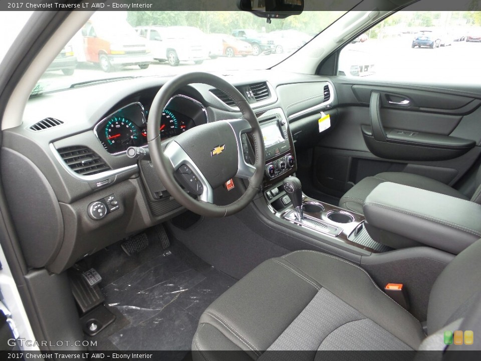 Ebony Interior Photo for the 2017 Chevrolet Traverse LT AWD #116303964