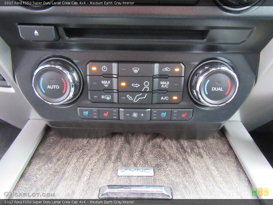 Medium Earth Gray Interior Controls for the 2017 Ford F350 Super Duty Lariat Crew Cab 4x4 #116307558