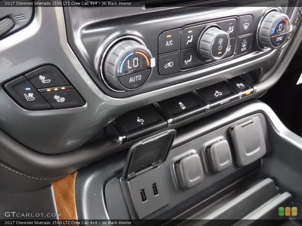 Jet Black Interior Controls for the 2017 Chevrolet Silverado 1500 LTZ Crew Cab 4x4 #116325341