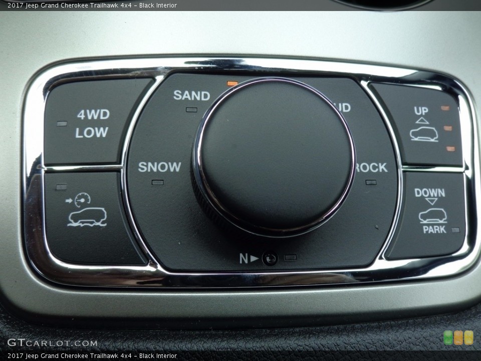 Black Interior Controls for the 2017 Jeep Grand Cherokee Trailhawk 4x4 #116422028