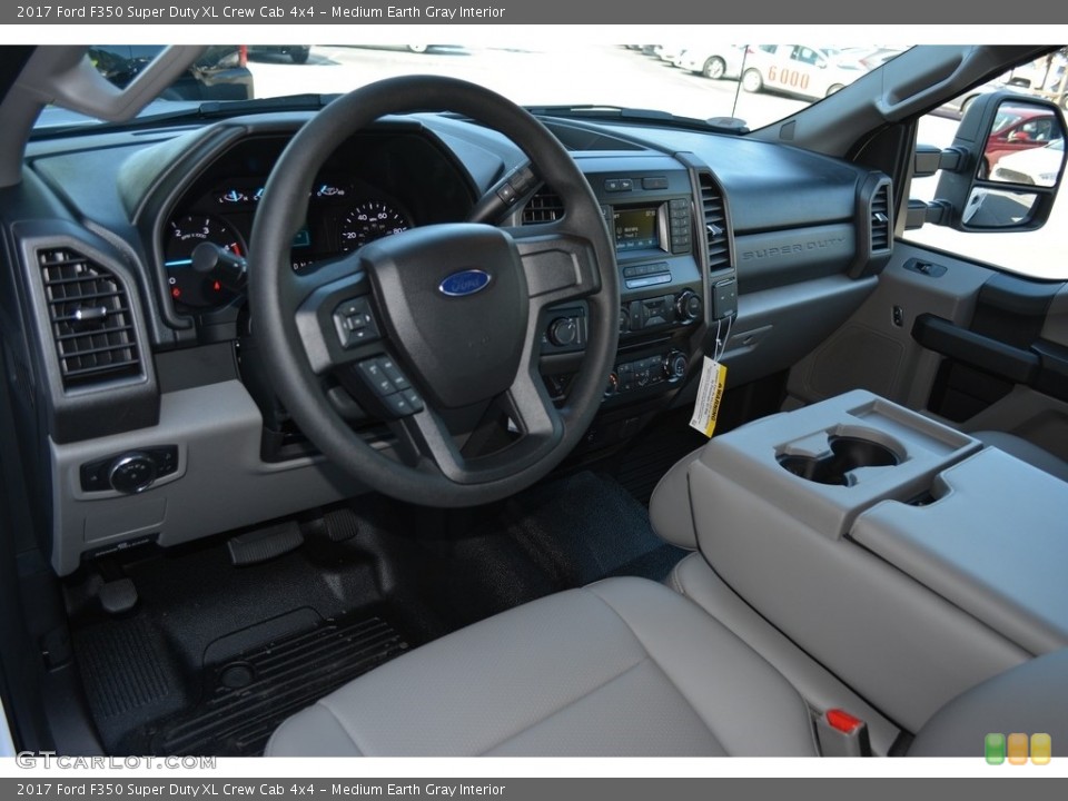 Medium Earth Gray Interior Photo for the 2017 Ford F350 Super Duty XL Crew Cab 4x4 #116482156