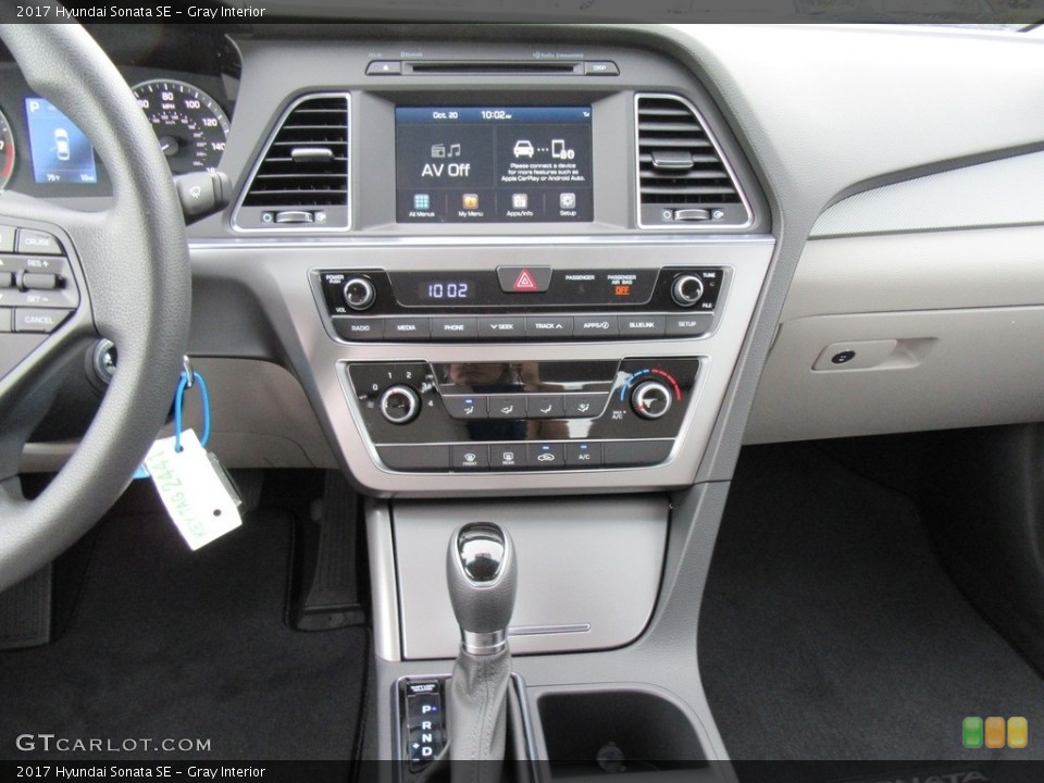 Gray Interior Controls for the 2017 Hyundai Sonata SE #116497935
