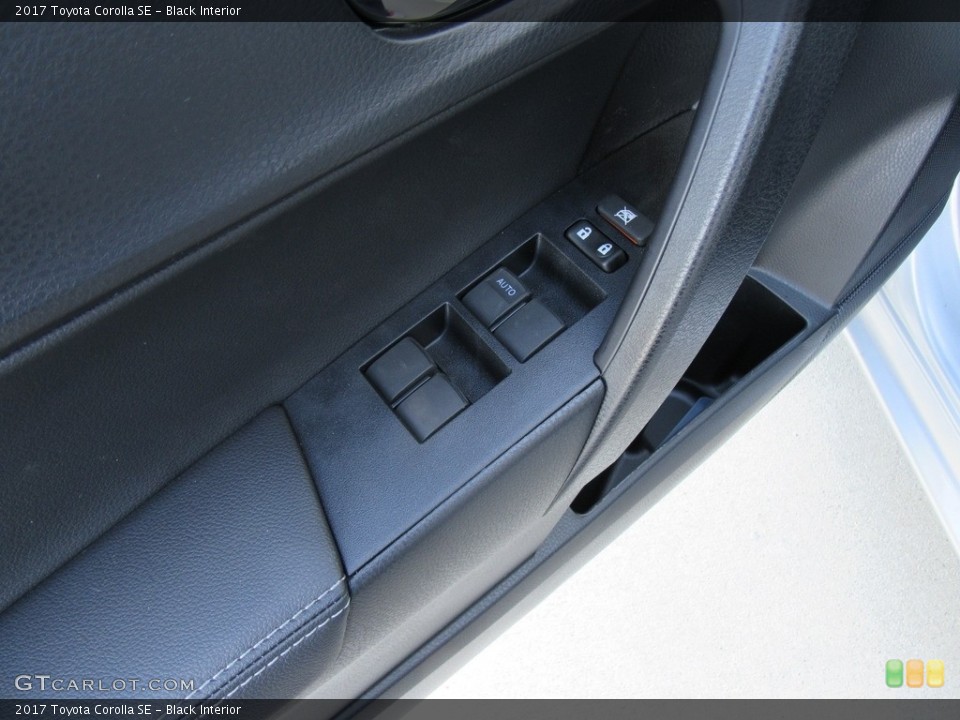 Black Interior Controls for the 2017 Toyota Corolla SE #116569012