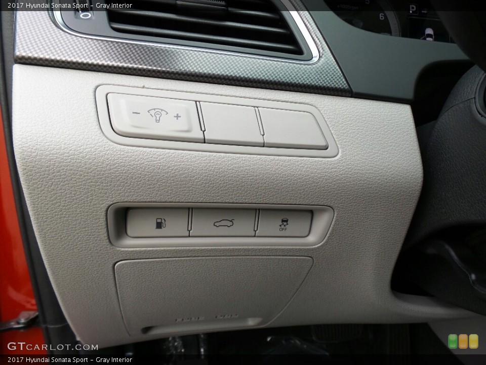 Gray Interior Controls for the 2017 Hyundai Sonata Sport #116684601