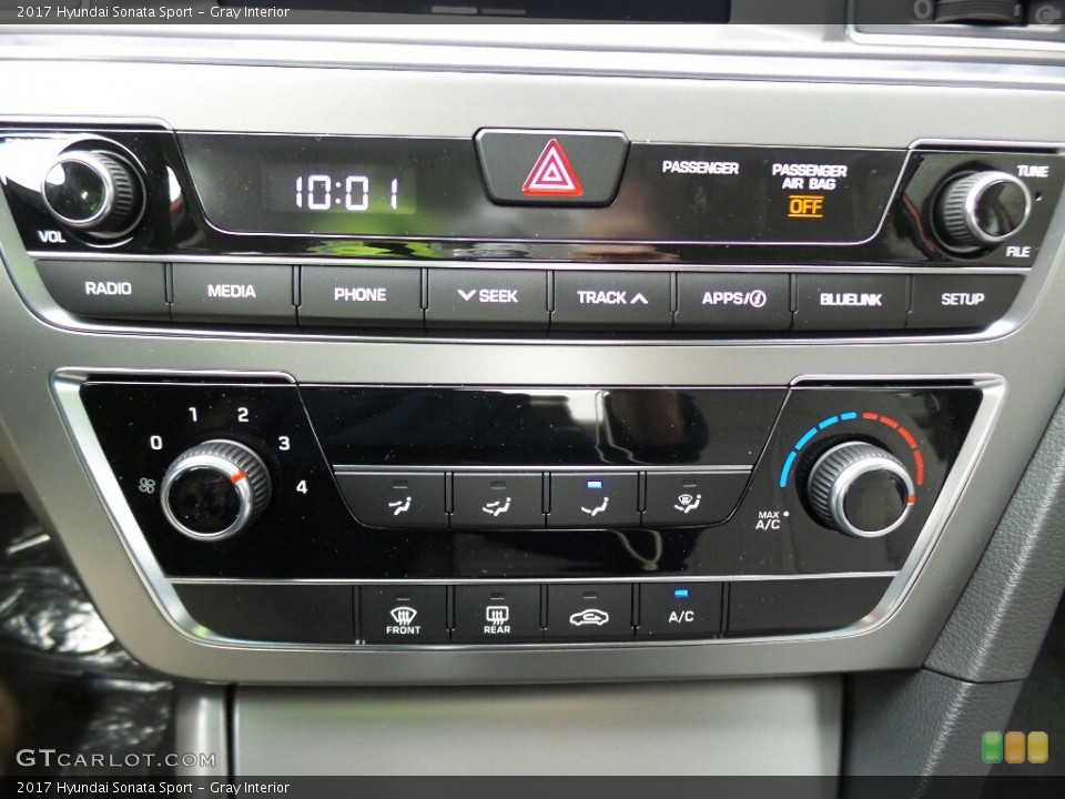 Gray Interior Controls for the 2017 Hyundai Sonata Sport #116685048