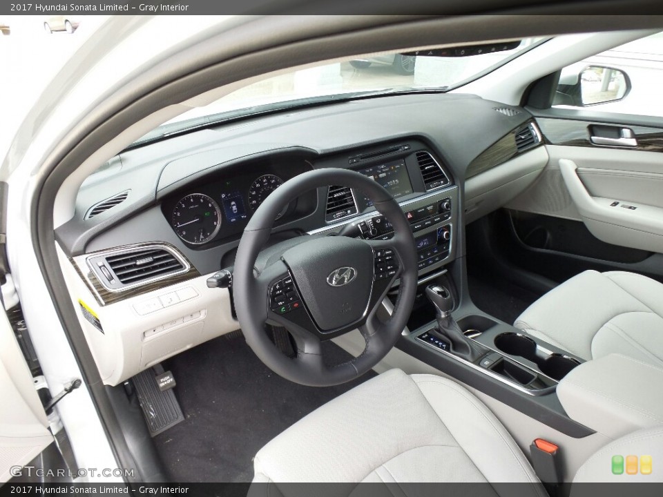 Gray Interior Photo for the 2017 Hyundai Sonata Limited #116687481