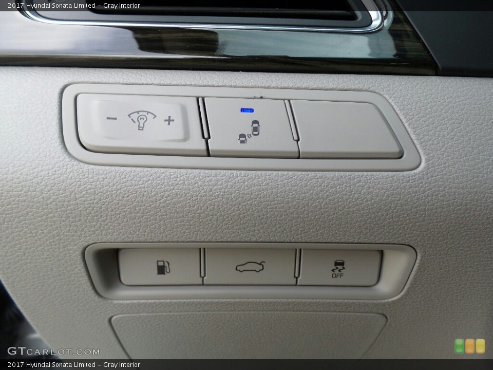 Gray Interior Controls for the 2017 Hyundai Sonata Limited #116687682
