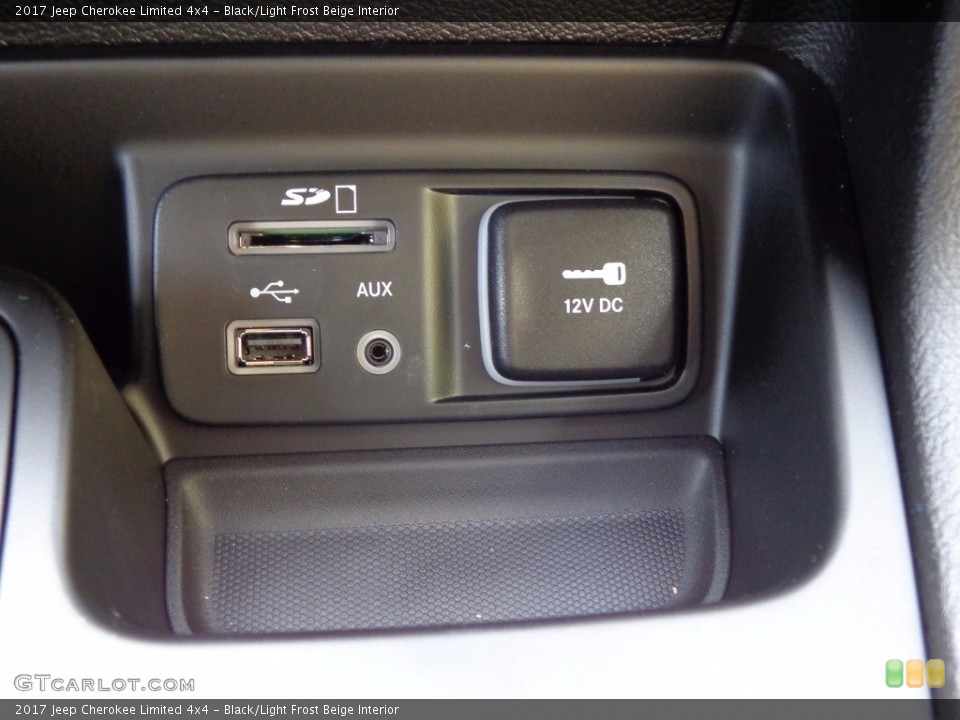 Black/Light Frost Beige Interior Controls for the 2017 Jeep Cherokee Limited 4x4 #116736043