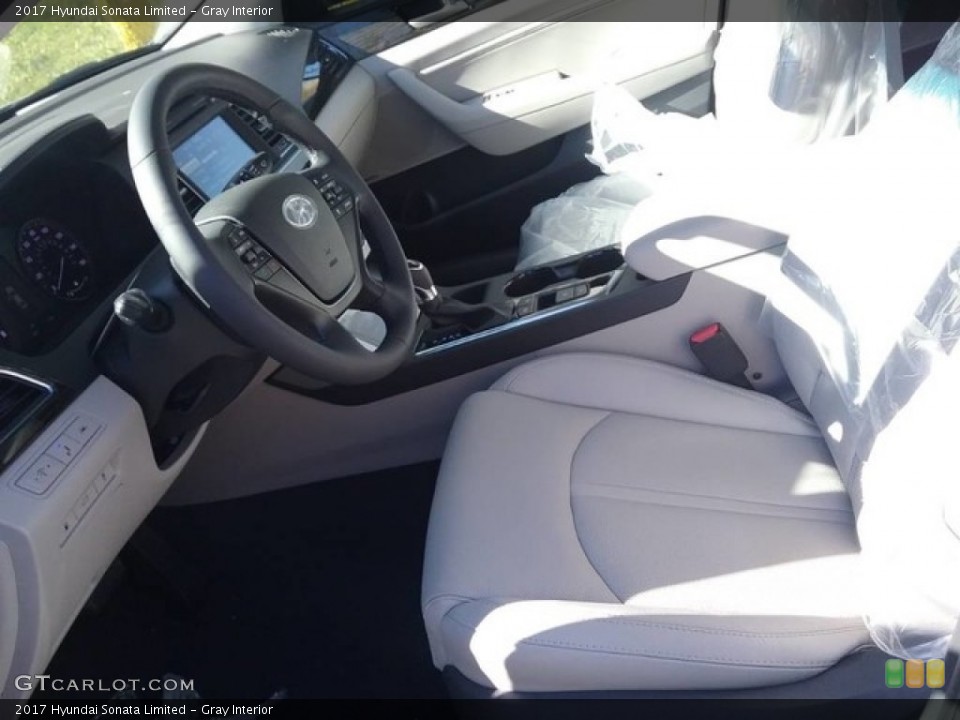 Gray Interior Photo for the 2017 Hyundai Sonata Limited #116786861