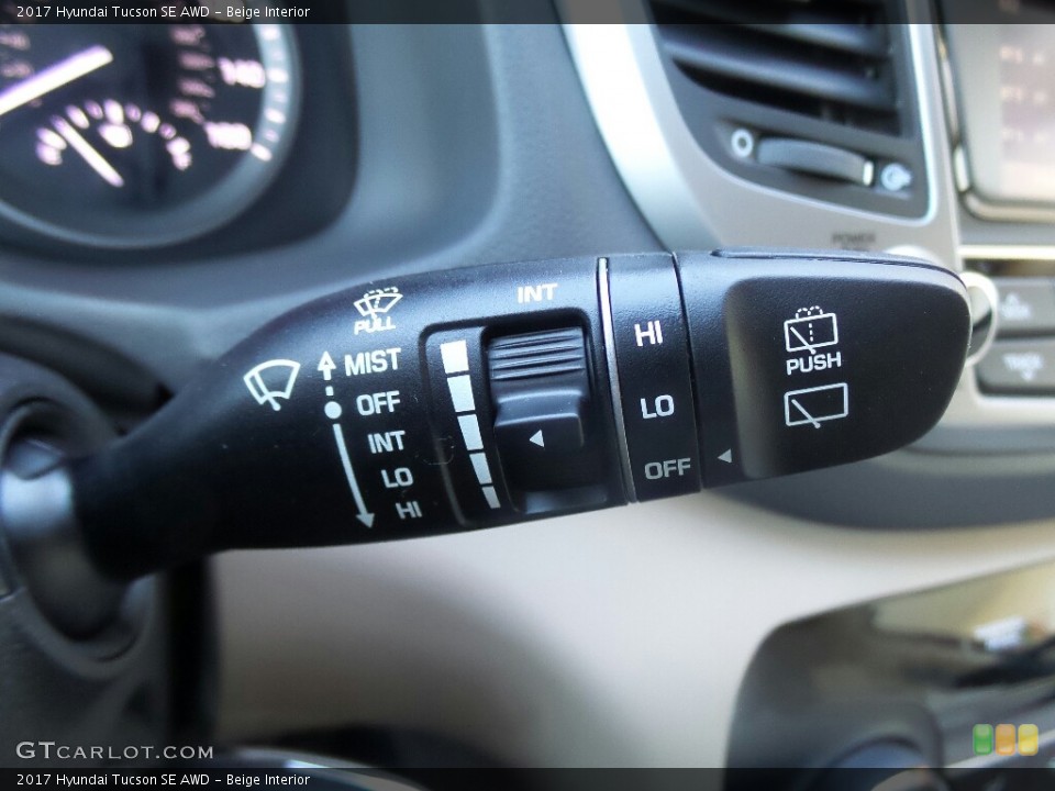 Beige Interior Controls for the 2017 Hyundai Tucson SE AWD #116819013