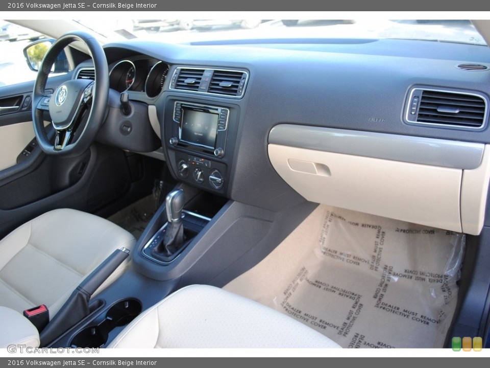 Cornsilk Beige Interior Photo for the 2016 Volkswagen Jetta SE #116821404