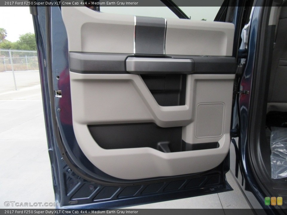 Medium Earth Gray Interior Door Panel for the 2017 Ford F250 Super Duty XLT Crew Cab 4x4 #116885561