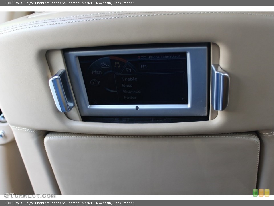 Moccasin/Black Interior Controls for the 2004 Rolls-Royce Phantom  #116888525