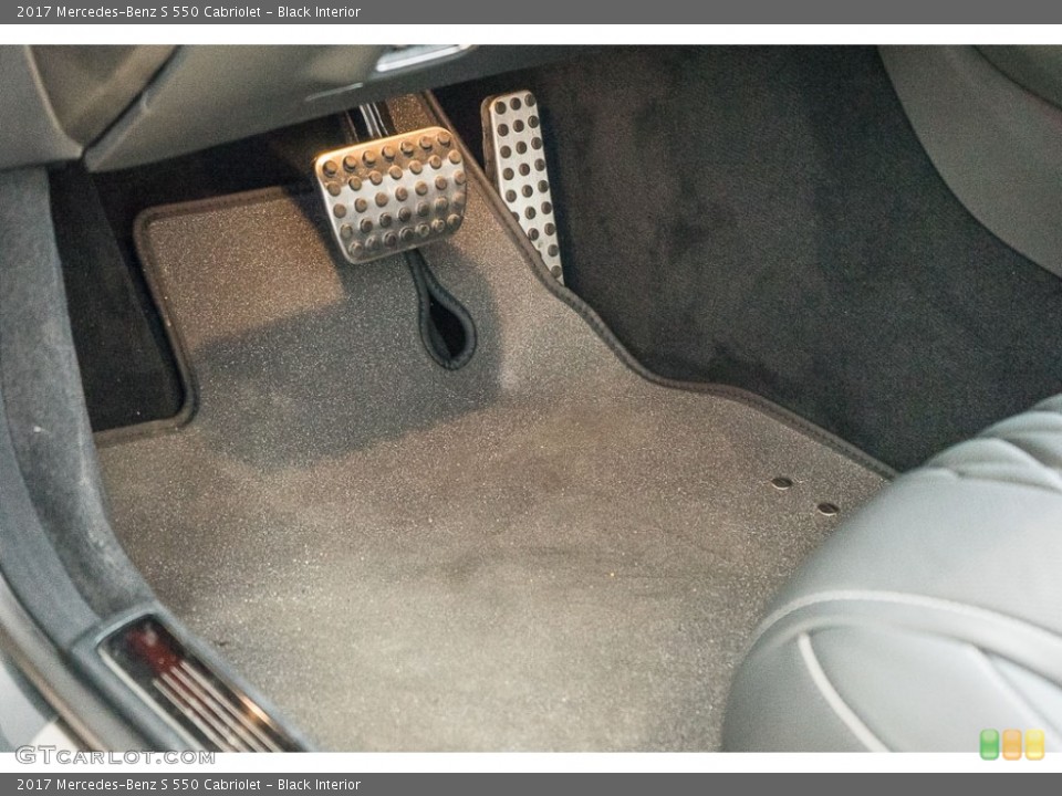 Black Interior Controls for the 2017 Mercedes-Benz S 550 Cabriolet #116897801