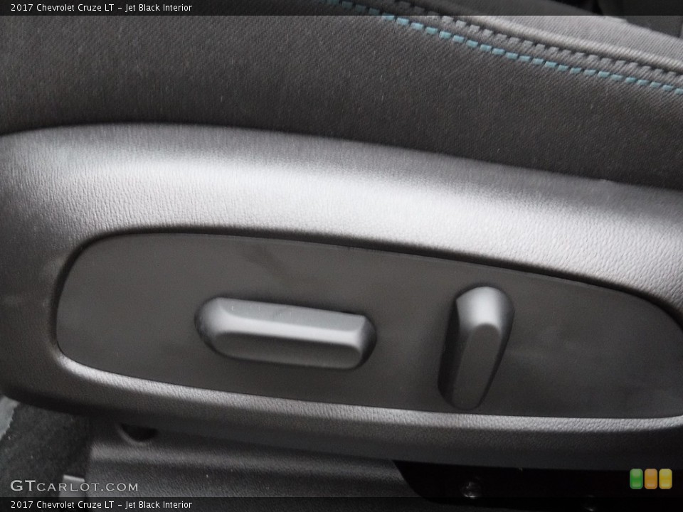 Jet Black Interior Controls for the 2017 Chevrolet Cruze LT #116956012