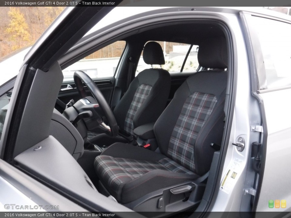 Titan Black Interior Photo for the 2016 Volkswagen Golf GTI 4 Door 2.0T S #116970634