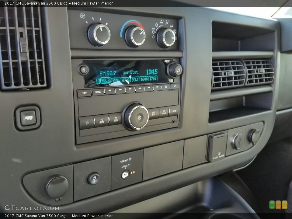 Medium Pewter Interior Controls for the 2017 GMC Savana Van 3500 Cargo #116987969