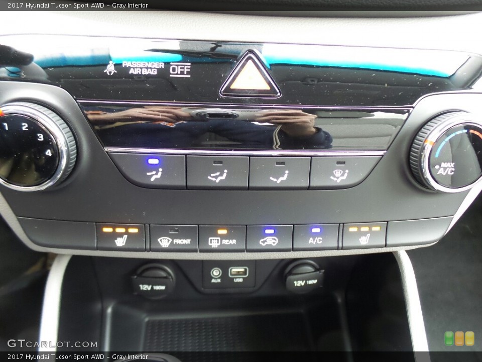 Gray Interior Controls for the 2017 Hyundai Tucson Sport AWD #117006506