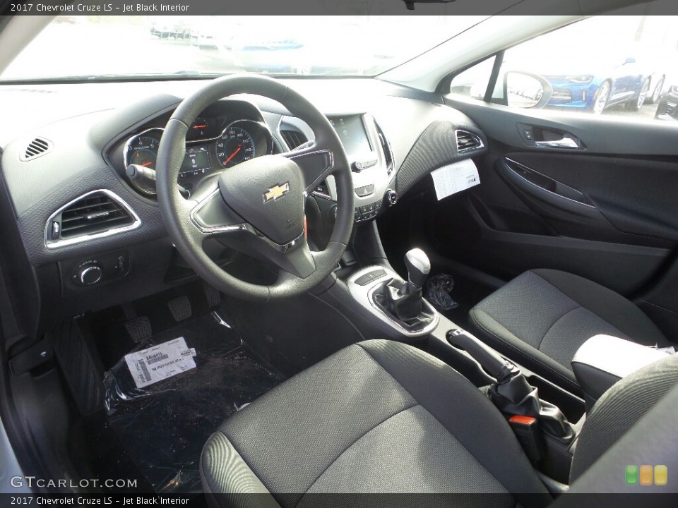 Jet Black Interior Photo for the 2017 Chevrolet Cruze LS #117009959