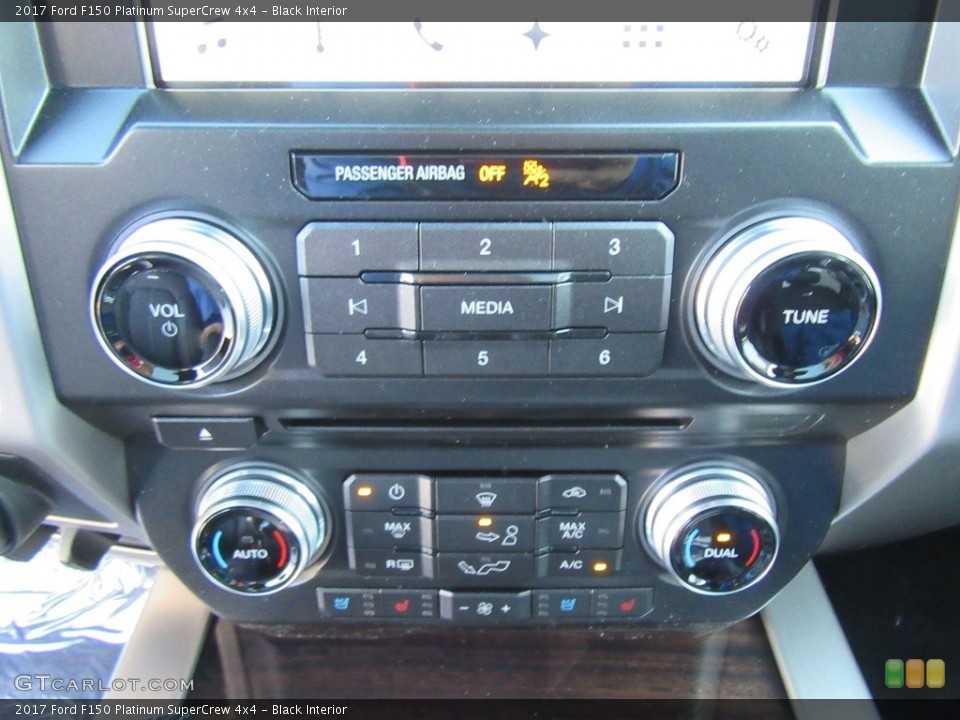 Black Interior Controls for the 2017 Ford F150 Platinum SuperCrew 4x4 #117012560