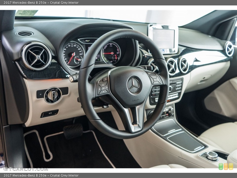 Crystal Grey Interior Dashboard for the 2017 Mercedes-Benz B 250e #117030416