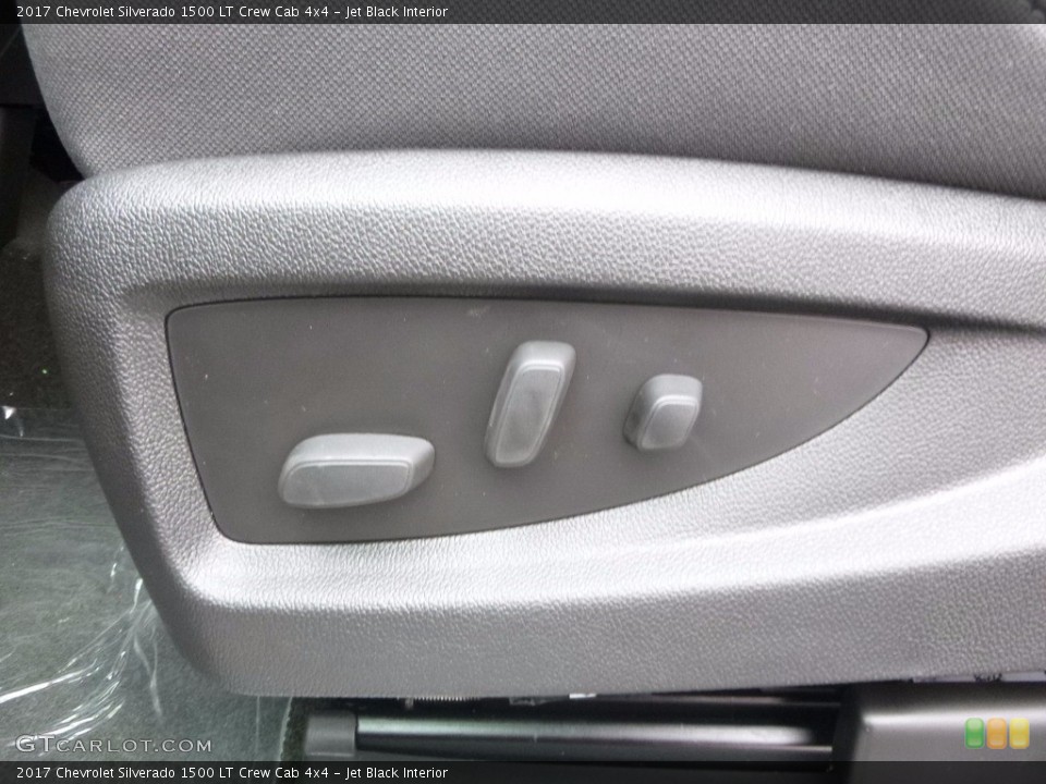 Jet Black Interior Controls for the 2017 Chevrolet Silverado 1500 LT Crew Cab 4x4 #117050723