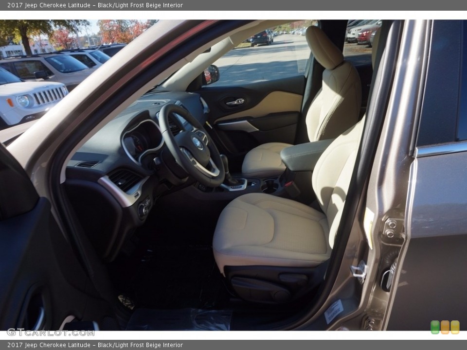 Black/Light Frost Beige Interior Photo for the 2017 Jeep Cherokee Latitude #117083037