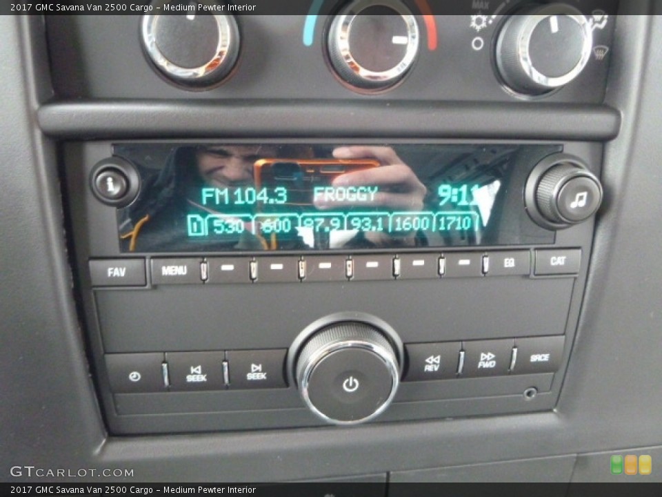 Medium Pewter Interior Controls for the 2017 GMC Savana Van 2500 Cargo #117085335