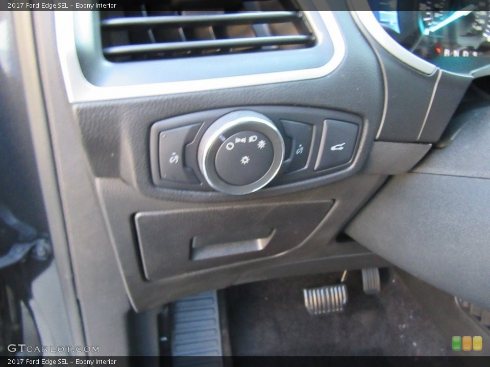 Ebony Interior Controls for the 2017 Ford Edge SEL #117173350