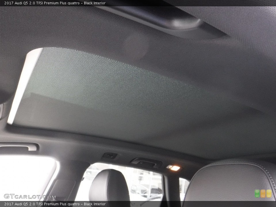 Black Interior Sunroof for the 2017 Audi Q5 2.0 TFSI Premium Plus quattro #117195823